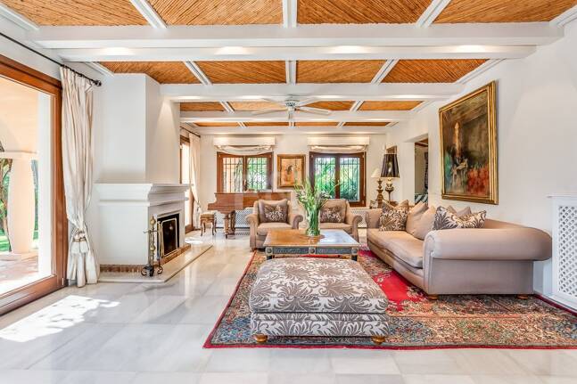 Eine einzigartige Villa mit Gästehaus auf weitläufigem Gelände