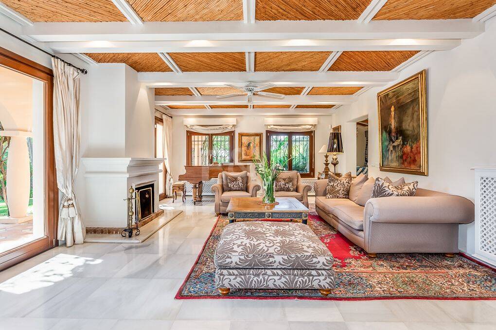 Eine einzigartige Villa mit Gästehaus auf weitläufigem Gelände