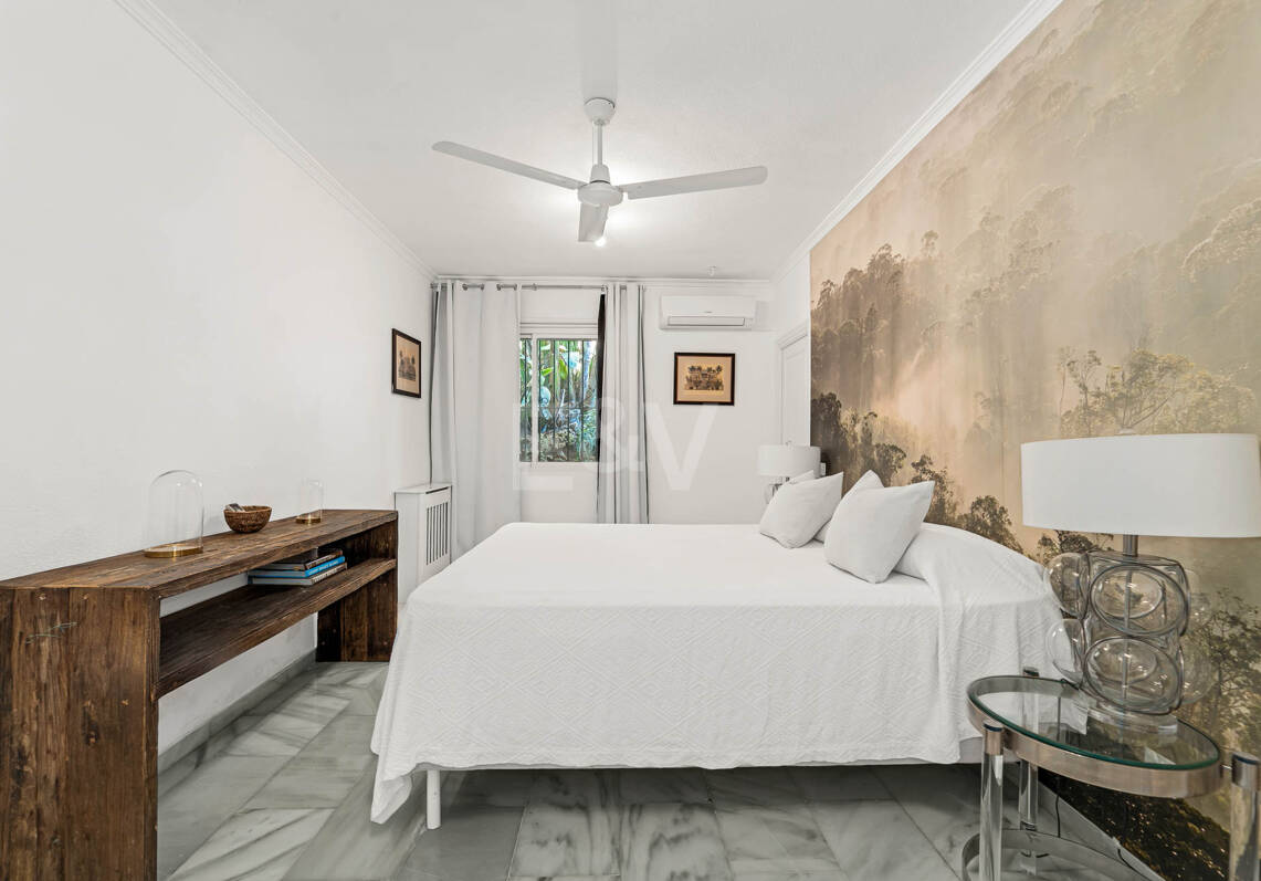 Eine einzigartige Villa mit Gästehaus auf weitläufigem Gelände in Puerto Banús