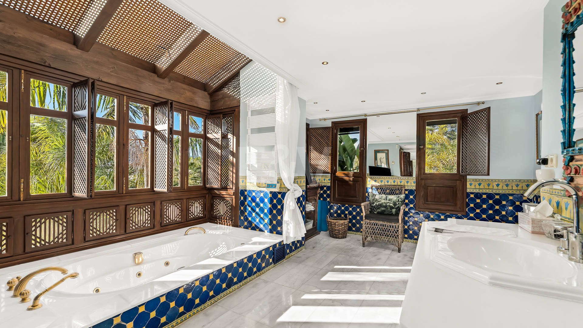 Eine einzigartige Villa mit Gästehaus auf weitläufigem Gelände