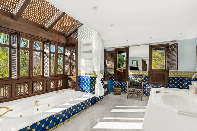 Eine einzigartige Villa mit Gästehaus auf weitläufigem Gelände