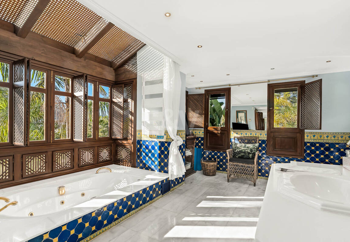 Eine einzigartige Villa mit Gästehaus auf weitläufigem Gelände