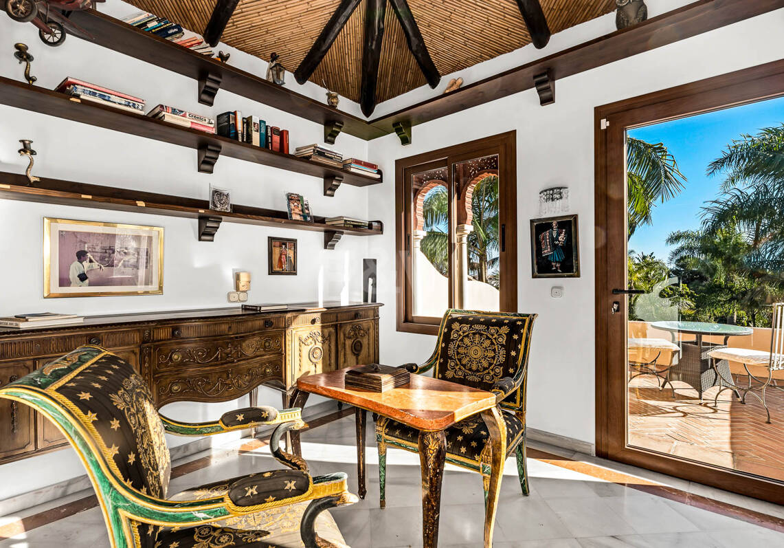 Eine einzigartige Villa mit Gästehaus auf weitläufigem Gelände in Puerto Banús