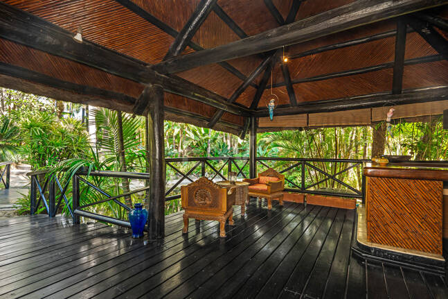 Eine einzigartige Villa mit Gästehaus auf weitläufigem Gelände