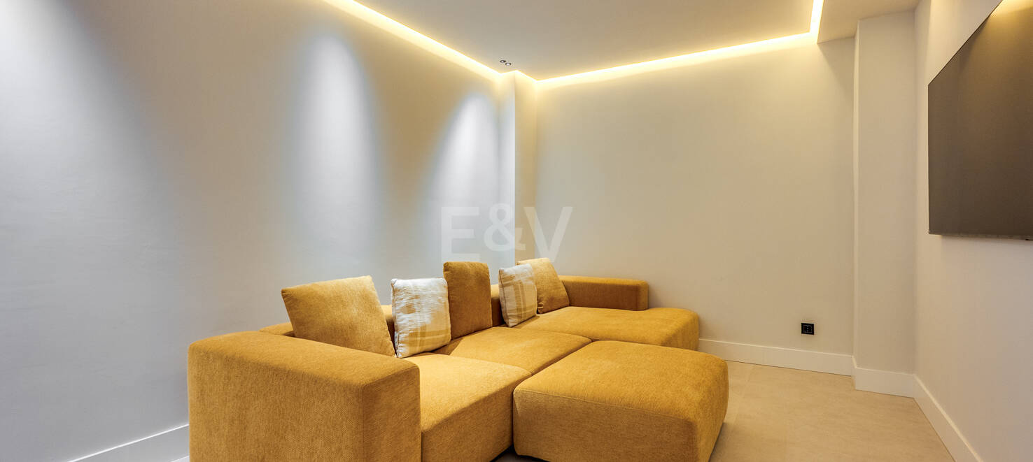 Casa adosada de lujo en Puerto Banús cerca de la playa y el puerto deportivo