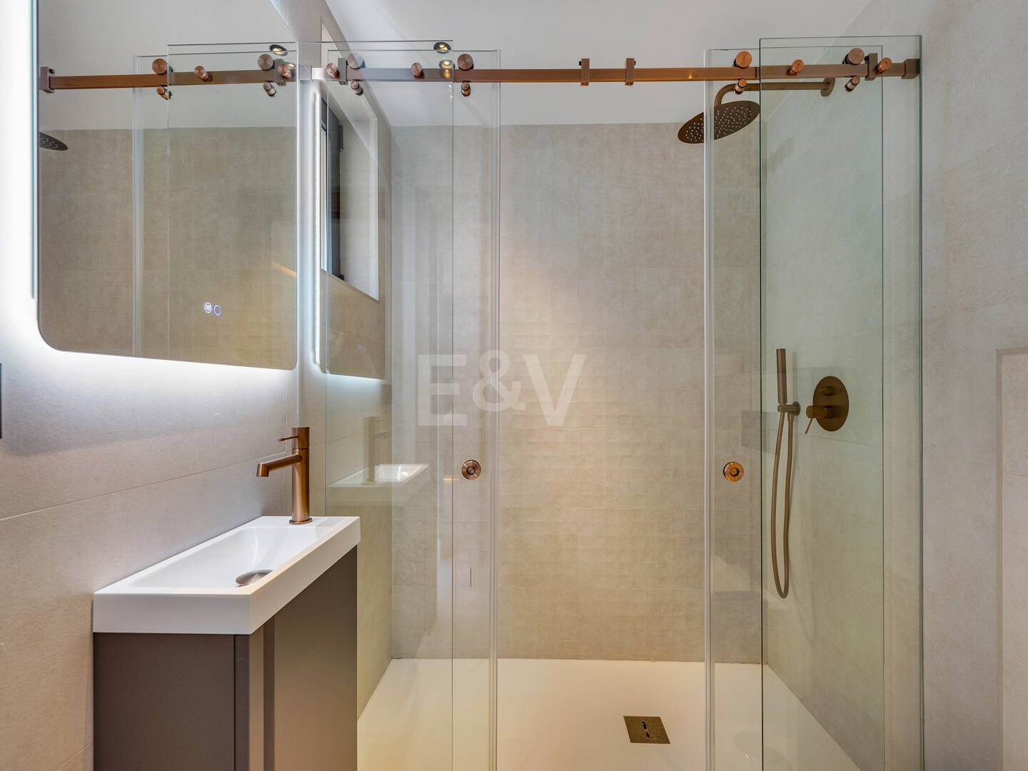 Luxury Townhouse in Puerto Banús Near the Beach & Marina