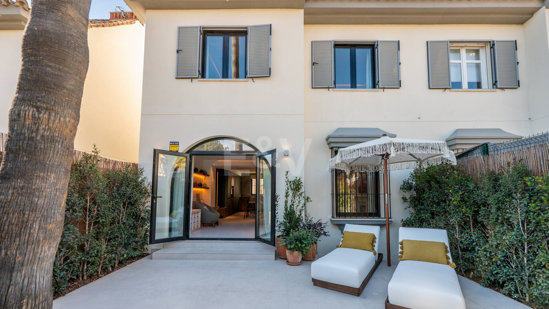 Luxury Townhouse in Puerto Banús Near the Beach & Marina