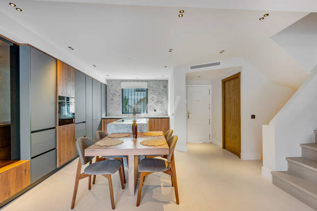 Luxus Townhouse in Puerto Banús nahe Strand & Yachthafen