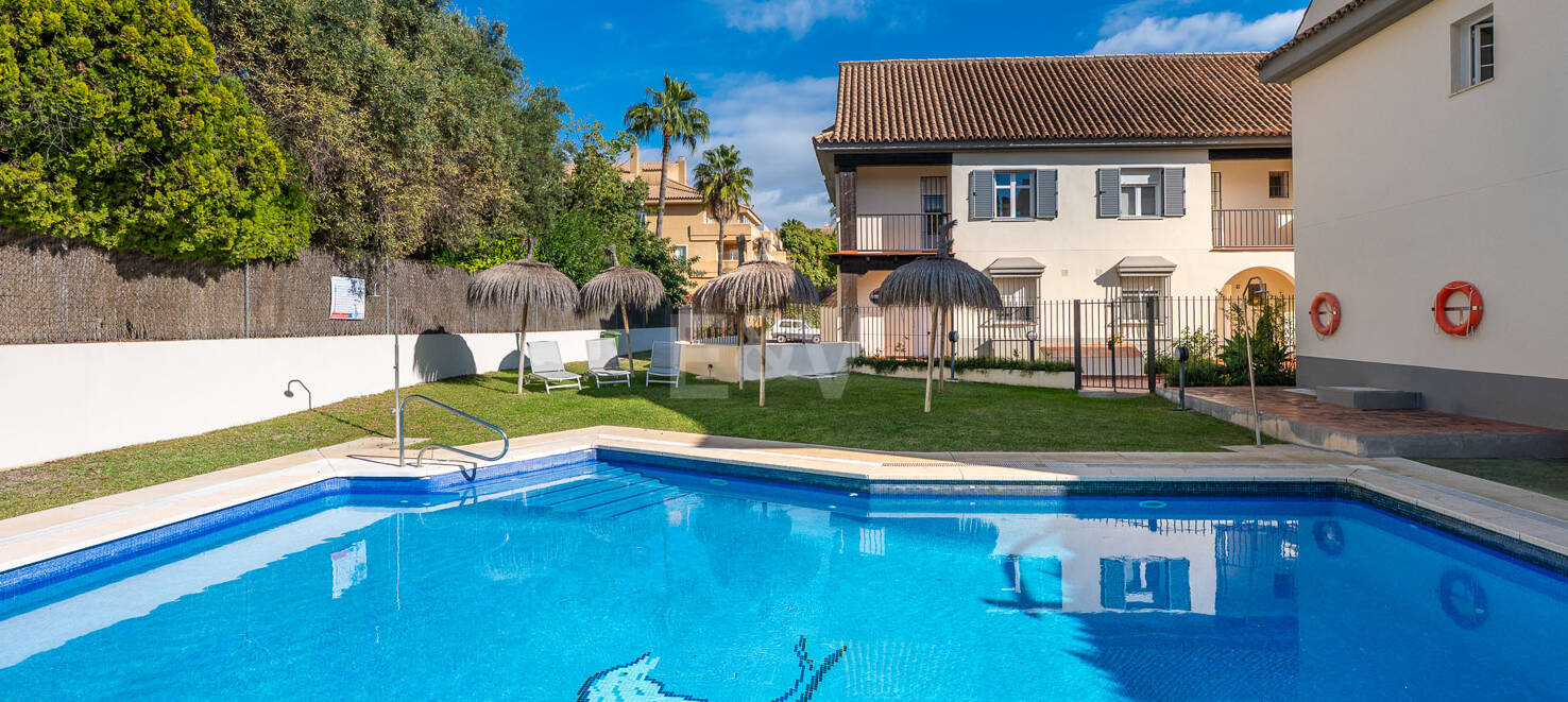 Casa adosada de lujo en Puerto Banús cerca de la playa y el puerto deportivo