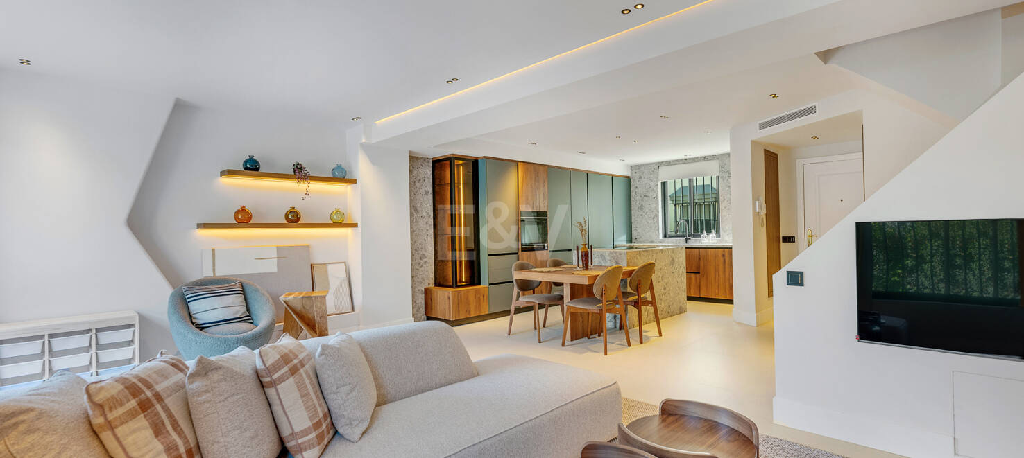 Casa adosada de lujo en Puerto Banús cerca de la playa y el puerto deportivo