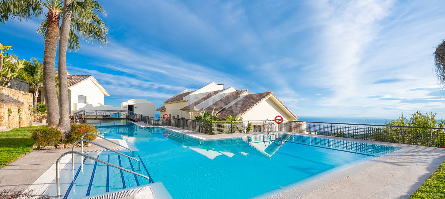 Appartement vue sur la mer dans le club exclusif de Los Monteros Hill – piscine, salle de gym & 24h Sécurité