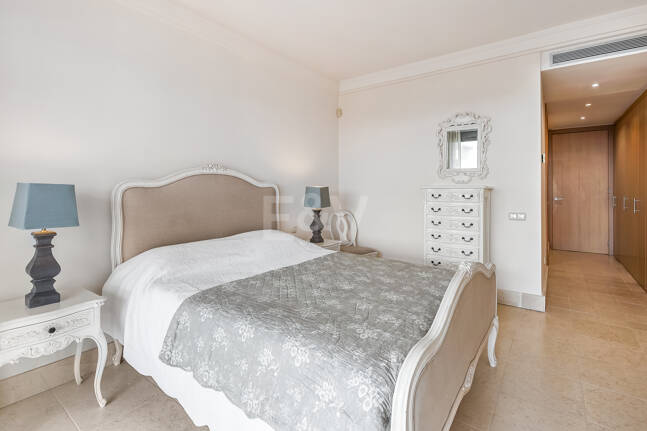 Apartamento con vistas al mar en el exclusivo recinto cerrado Los Monteros Hill Club, con piscina, gimnasio y seguridad las 24 horas