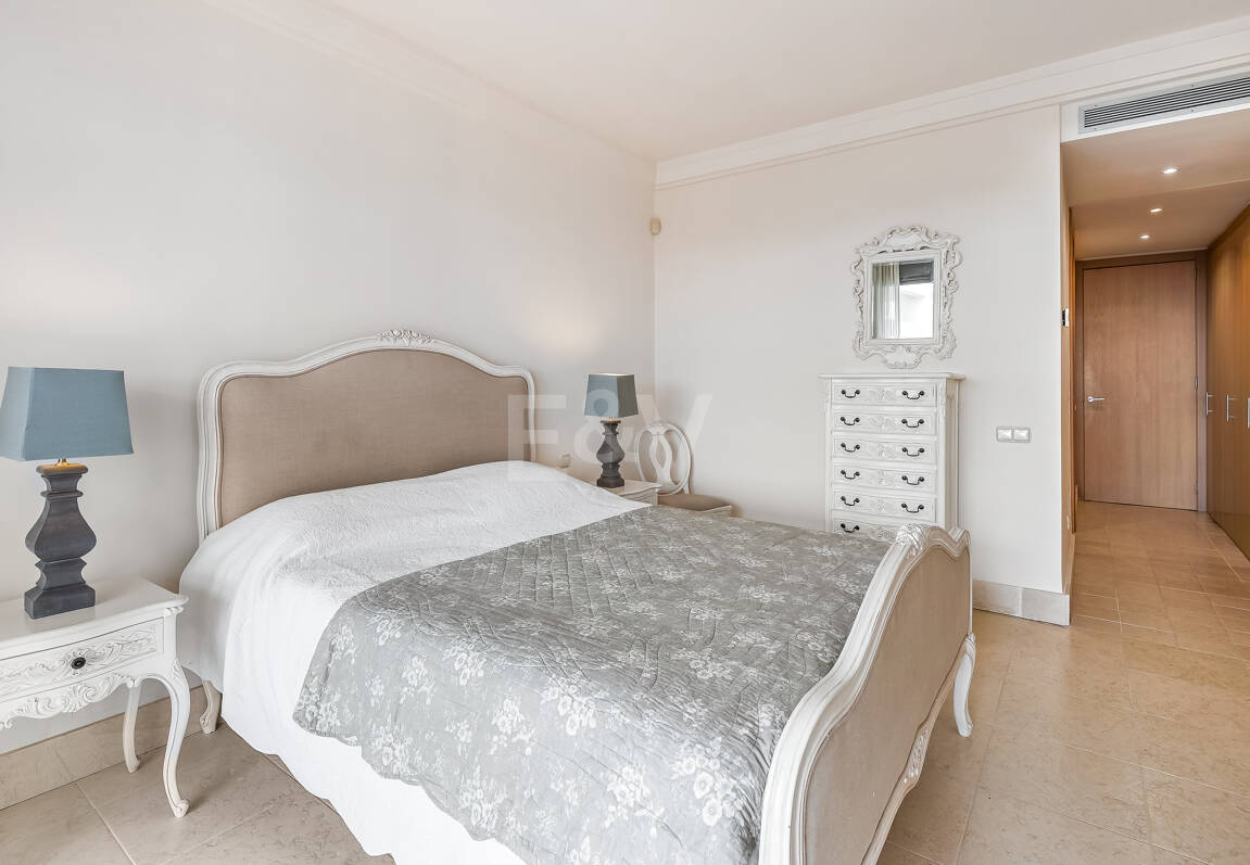 Apartamento con vistas al mar en el exclusivo recinto cerrado Los Monteros Hill Club, con piscina, gimnasio y seguridad las 24 horas