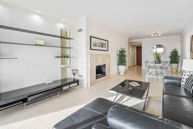 Apartamento con vistas al mar en el exclusivo recinto cerrado Los Monteros Hill Club, con piscina, gimnasio y seguridad las 24 horas