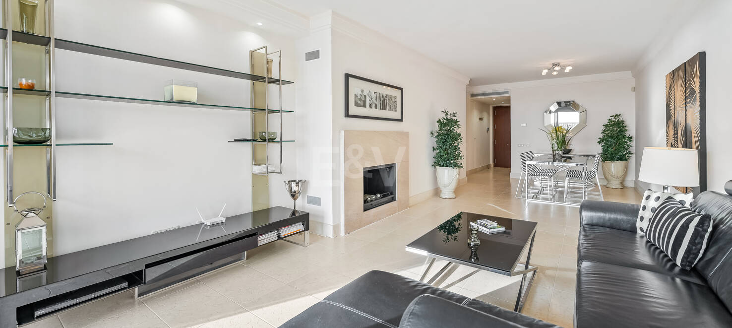 Appartement vue sur la mer dans le club exclusif de Los Monteros Hill – piscine, salle de gym & 24h Sécurité