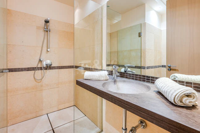 Apartamento con vistas al mar en el exclusivo recinto cerrado Los Monteros Hill Club, con piscina, gimnasio y seguridad las 24 horas