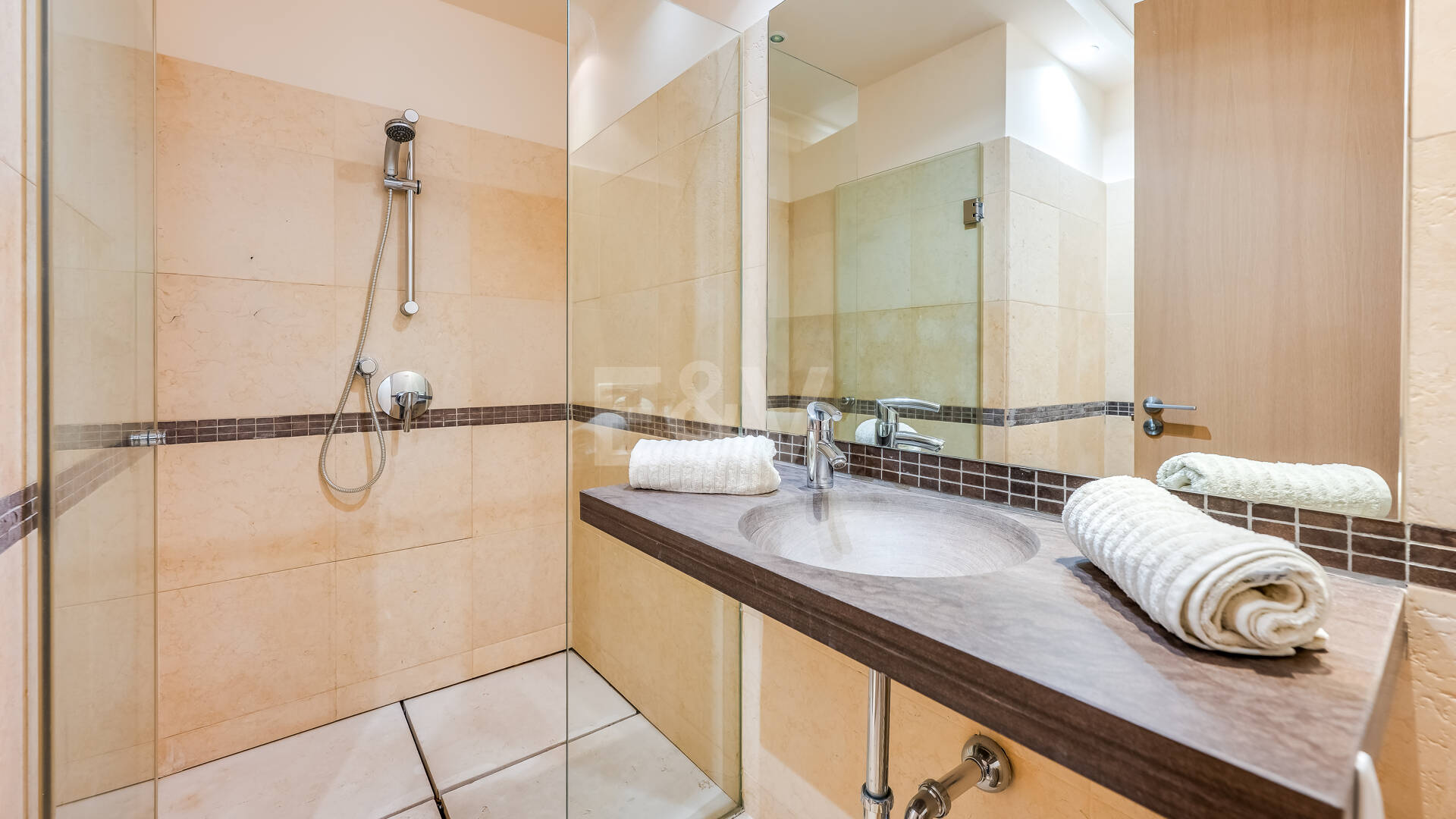 Apartamento con vistas al mar en el exclusivo recinto cerrado Los Monteros Hill Club, con piscina, gimnasio y seguridad las 24 horas