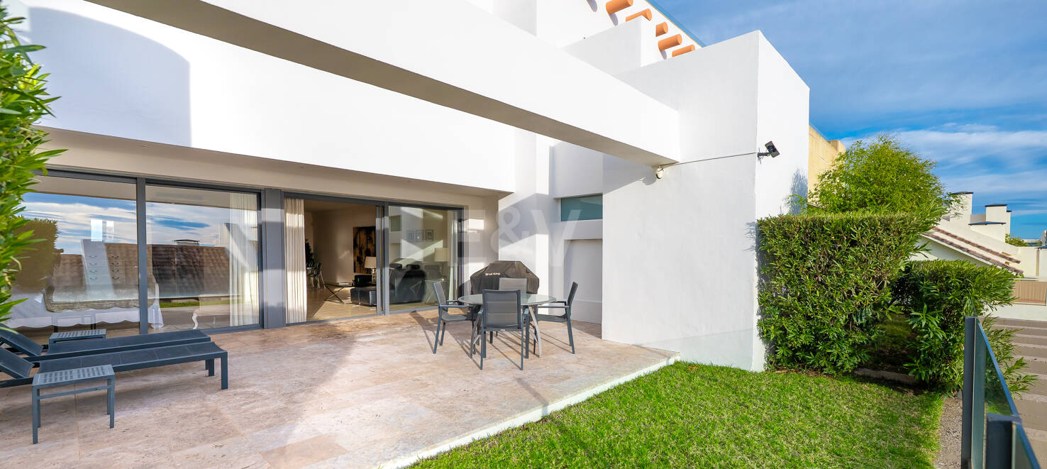 Appartement vue sur la mer dans le club exclusif de Los Monteros Hill – piscine, salle de gym & 24h Sécurité