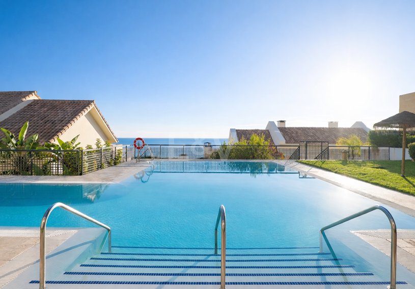 Apartamento con vistas al mar en el exclusivo recinto cerrado Los Monteros Hill Club, con piscina, gimnasio y seguridad las 24 horas