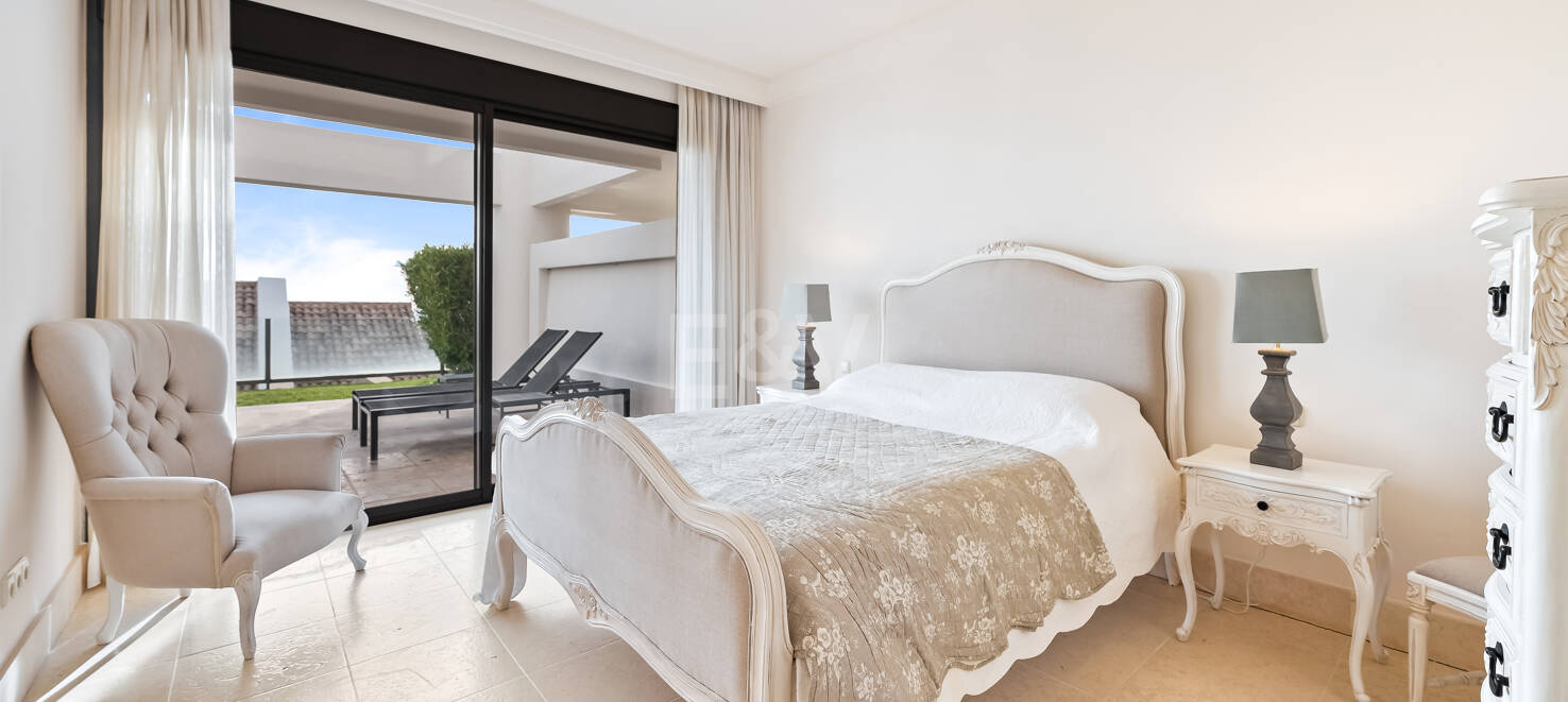 Appartement vue sur la mer dans le club exclusif de Los Monteros Hill – piscine, salle de gym & 24h Sécurité