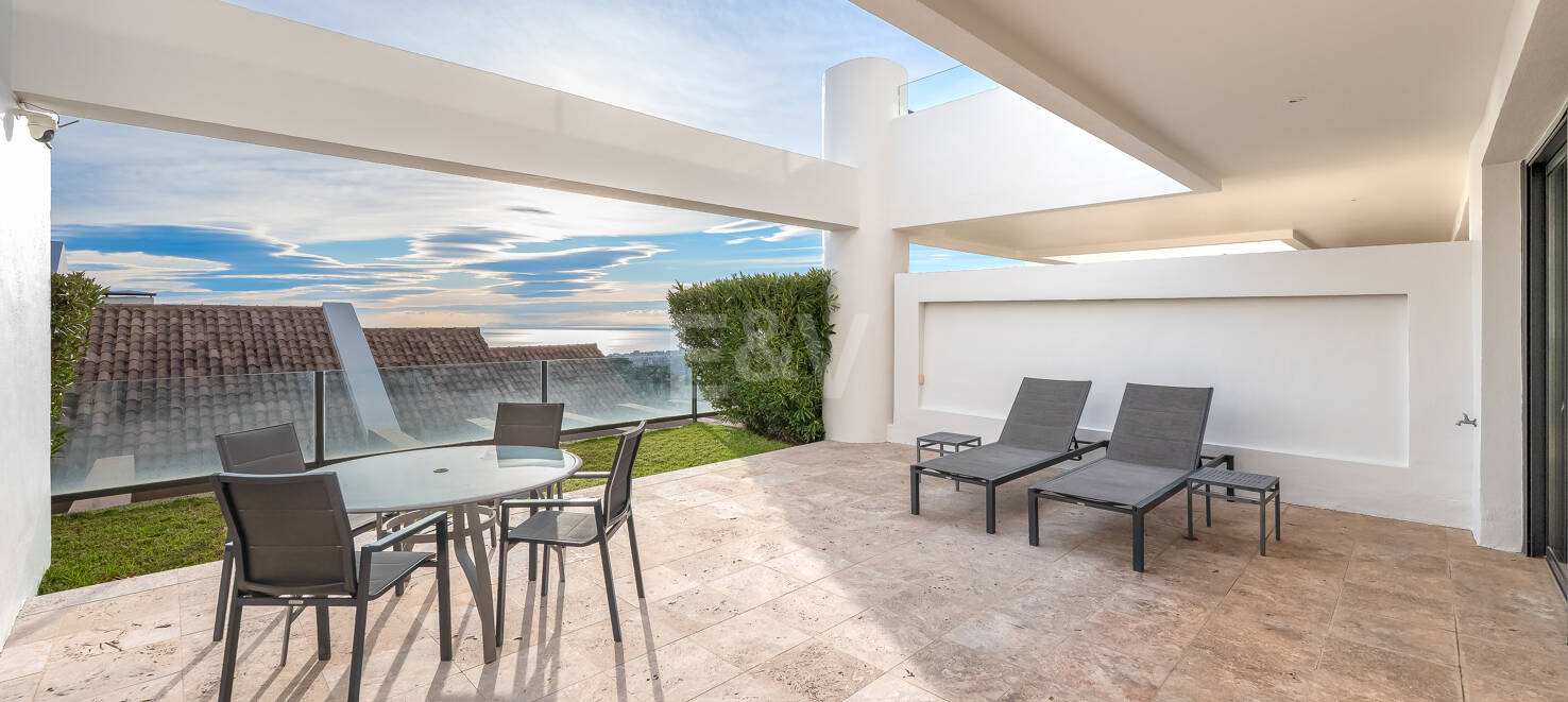 Appartement vue sur la mer dans le club exclusif de Los Monteros Hill – piscine, salle de gym & 24h Sécurité