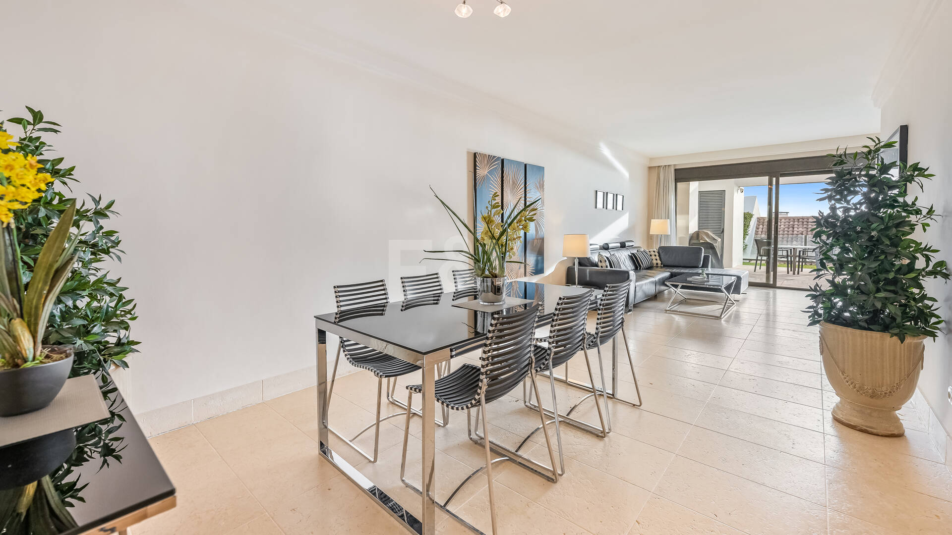 Apartamento con vistas al mar en el exclusivo recinto cerrado Los Monteros Hill Club, con piscina, gimnasio y seguridad las 24 horas