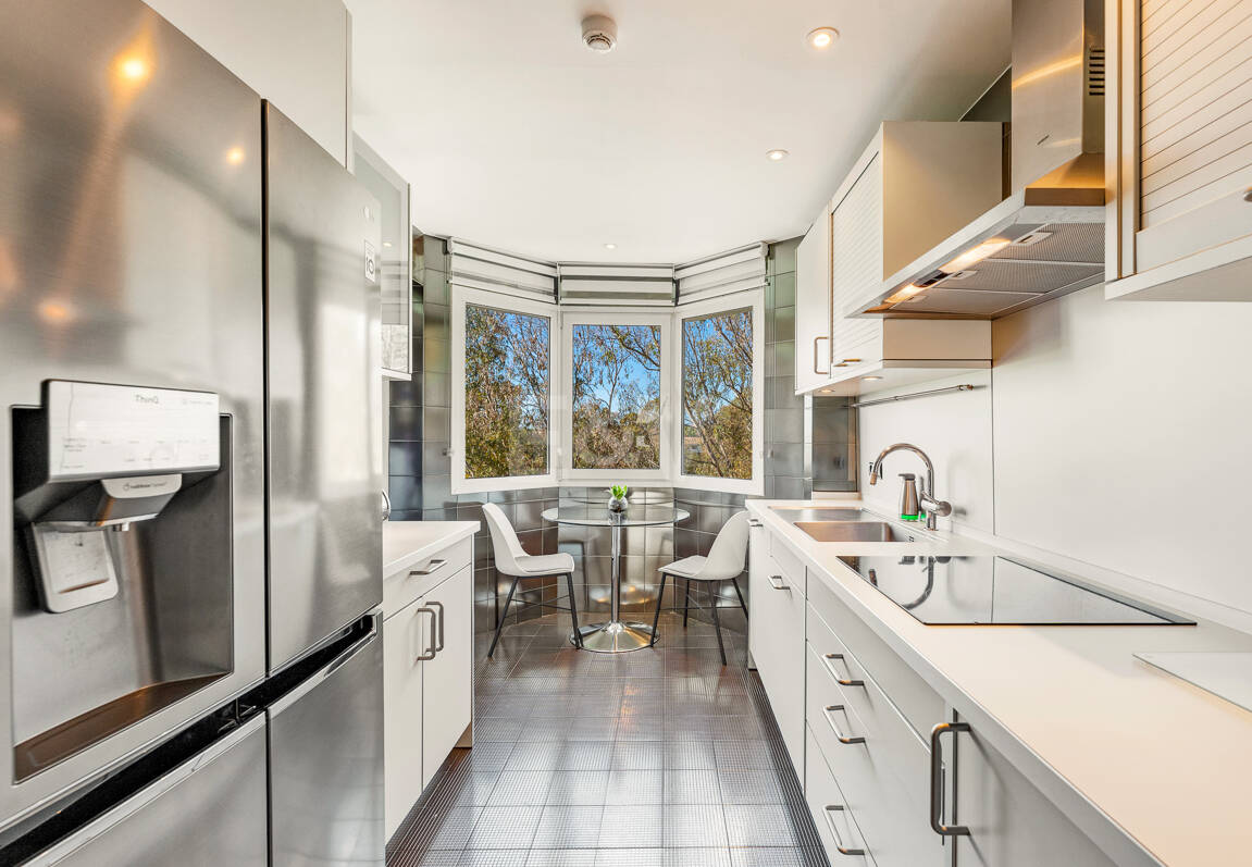 Apartamento de lujo con vista al mar en urbanización exclusiva junto a la playa