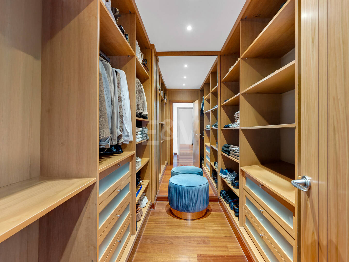 Luxuswohnung mit Meerblick in exklusiver Strandwohnanlage