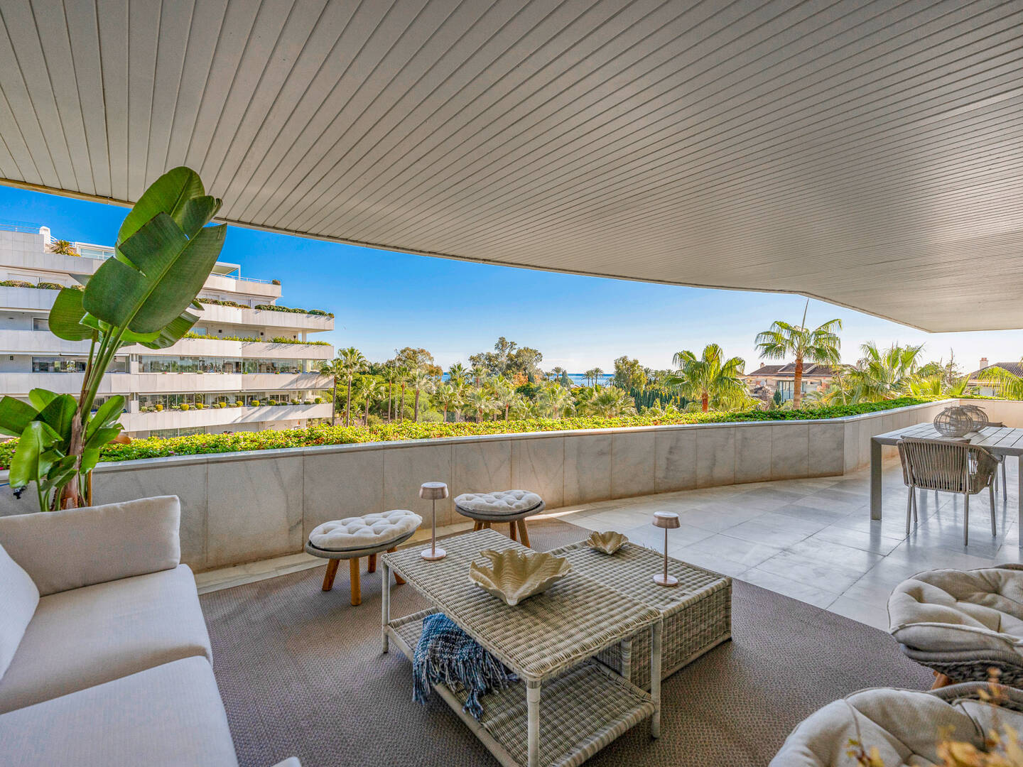 Luxuswohnung mit Meerblick in exklusiver Strandwohnanlage