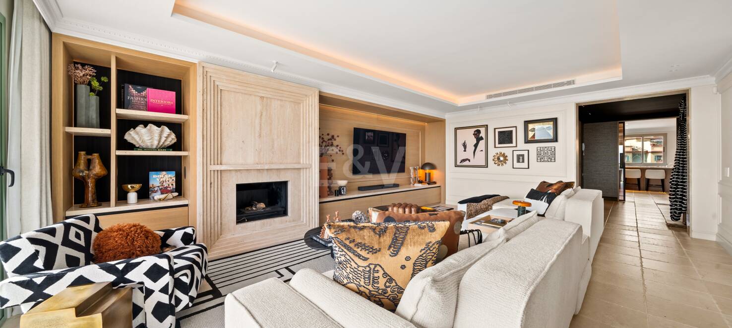 Impresionante ático en Los Flamingos con vistas panorámicas al mar y la montaña