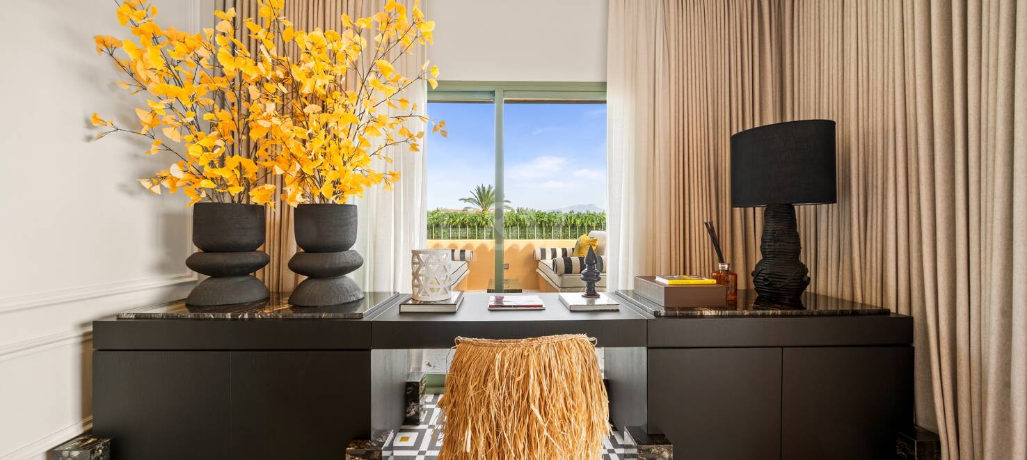 Impresionante ático en Los Flamingos con vistas panorámicas al mar y la montaña