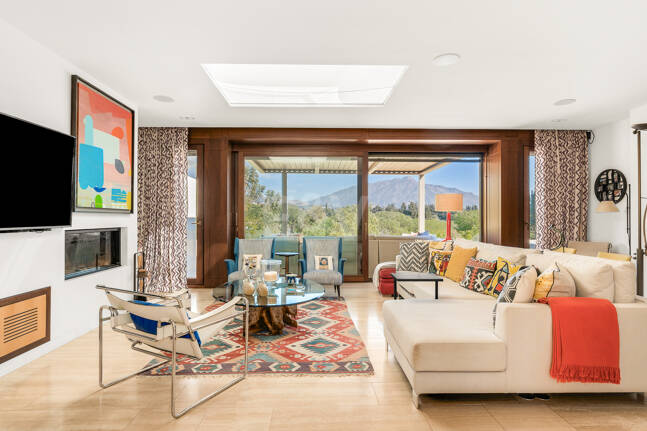 Gran villa con casas de invitados en amplia parcela privada con jardines maduros y vistas espectaculares a La Concha