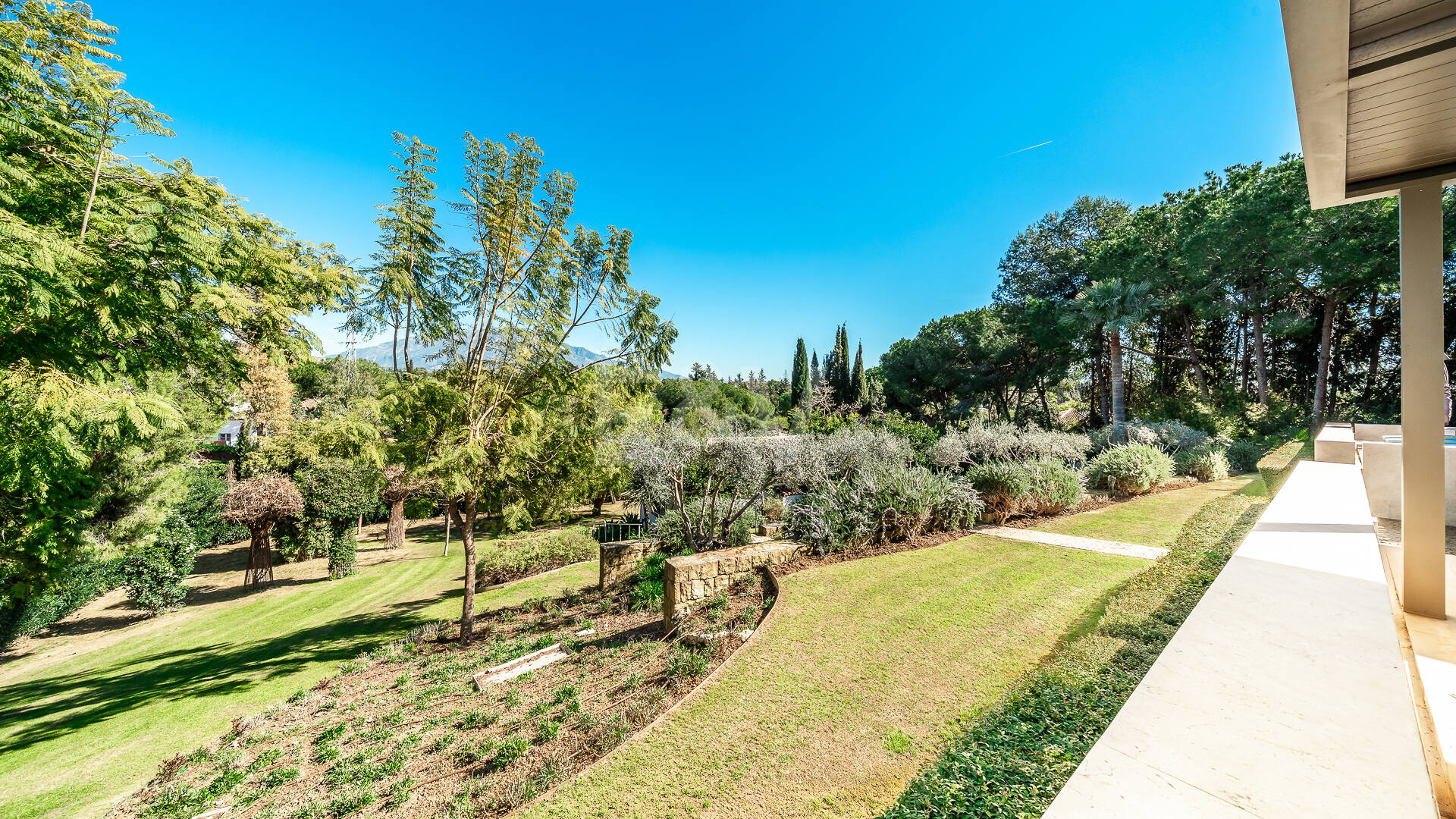 Grand Villa with Guest Houses on a Large Private Plot with Mature Gardens and La Concha Stunning View