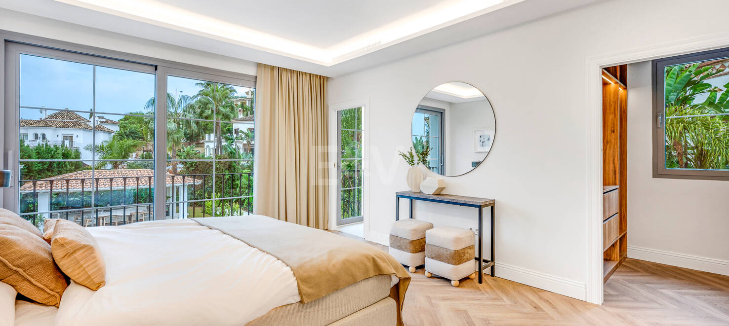 Moderne Meisterwerk mit Blick auf die Greens von Los Arqueros