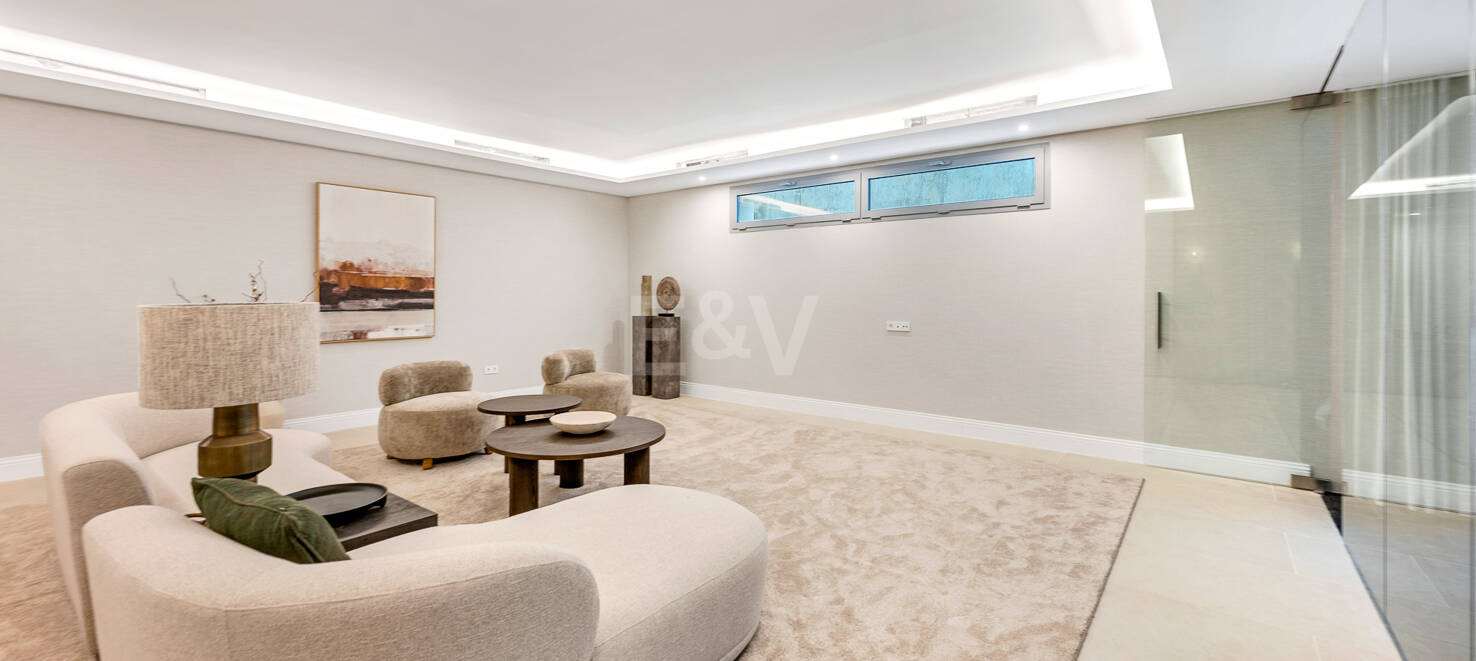 Moderne Meisterwerk mit Blick auf die Greens von Los Arqueros