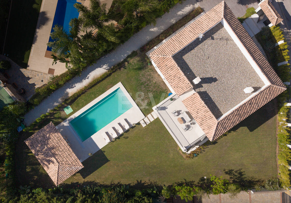 Villa design neuve avec efficacité passive à Los Arqueros
