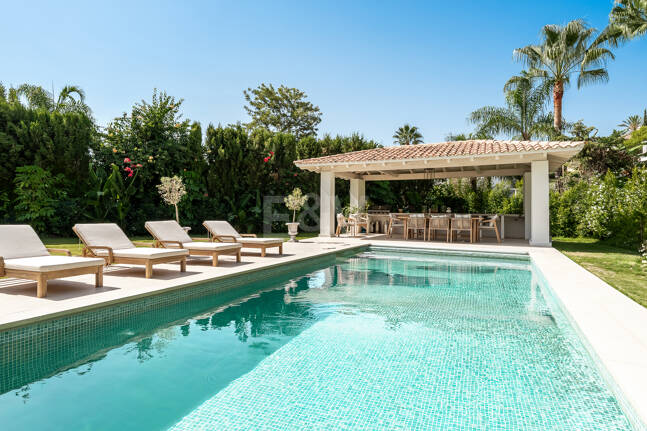 Brandneue Designervilla mit Passivhaus-Effizienz in Los Arqueros