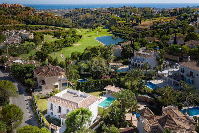 Villa design neuve avec efficacité passive à Los Arqueros
