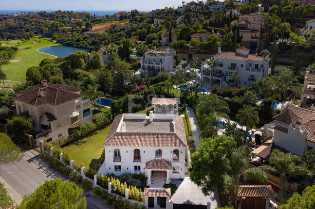 Villa design neuve avec efficacité passive à Los Arqueros