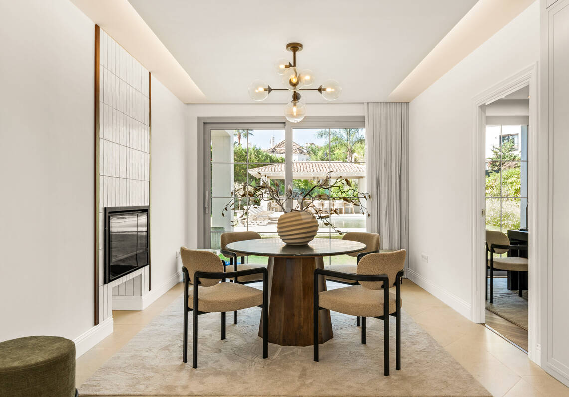 Brandneue Designervilla mit Passivhaus-Effizienz in Los Arqueros