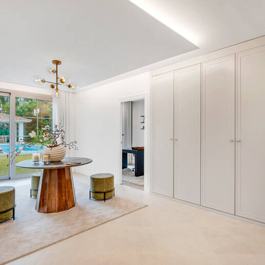 Moderne Meisterwerk mit Blick auf die Greens von Los Arqueros