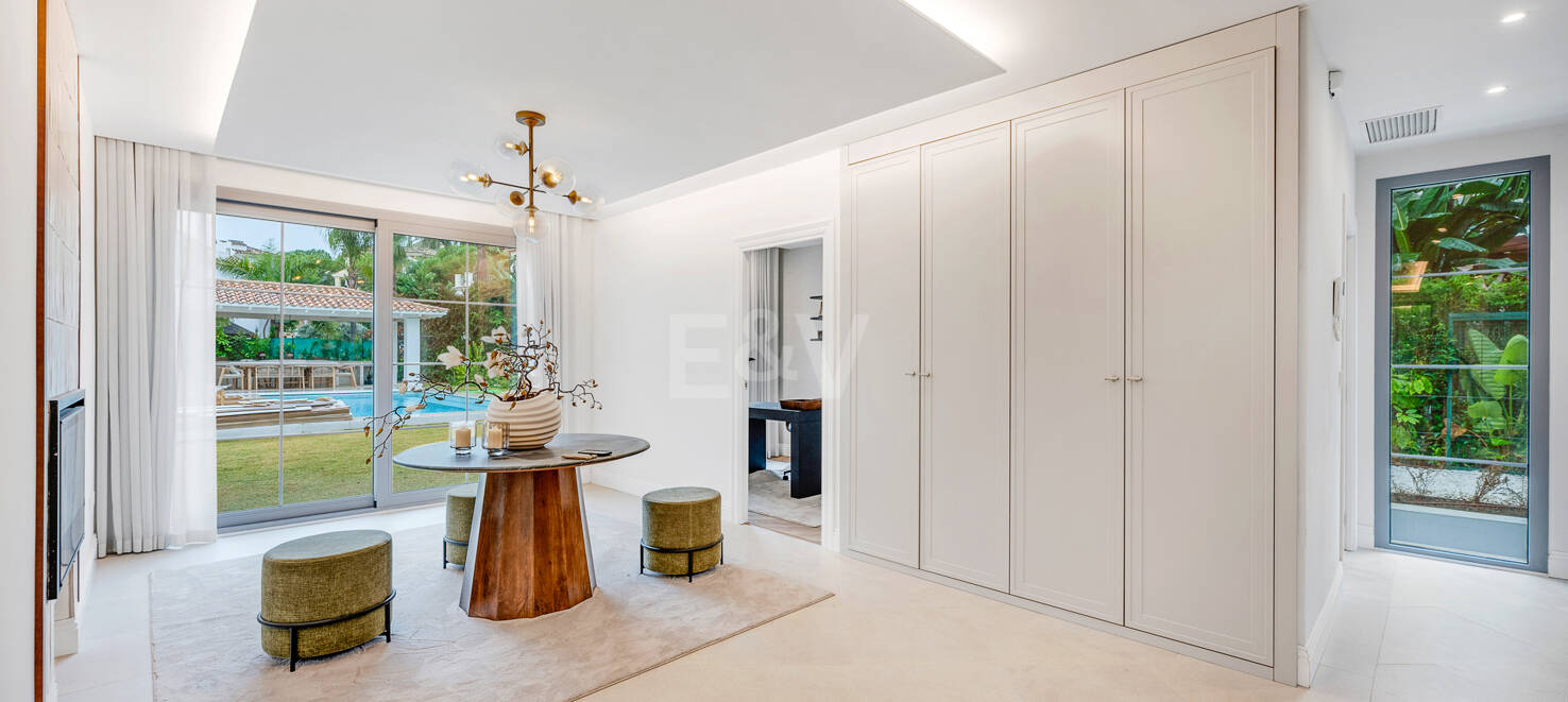 Moderne Meisterwerk mit Blick auf die Greens von Los Arqueros