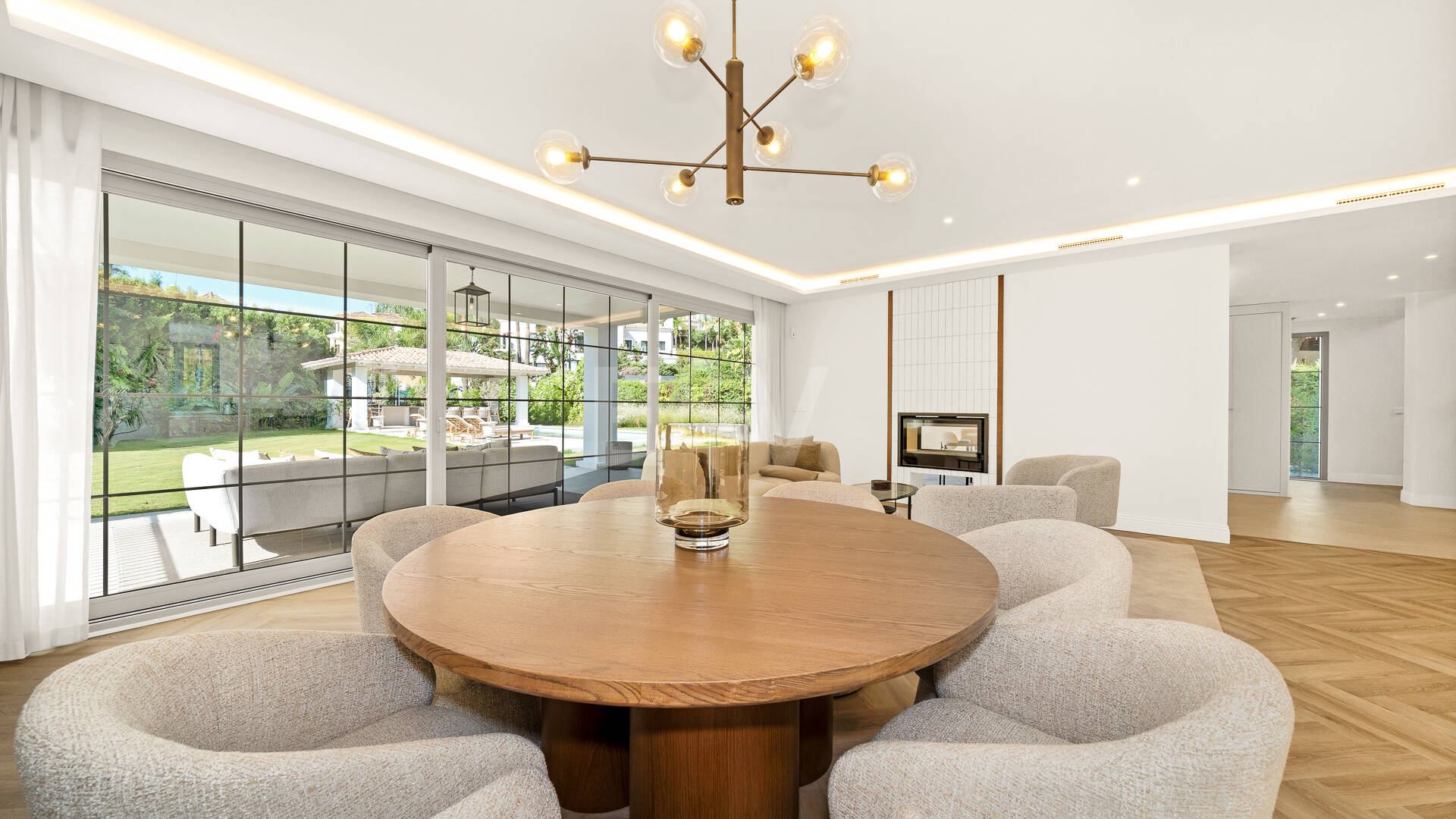 Brandneue Designervilla mit Passivhaus-Effizienz in Los Arqueros