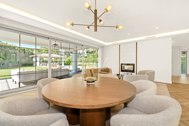 Brandneue Designervilla mit Passivhaus-Effizienz in Los Arqueros