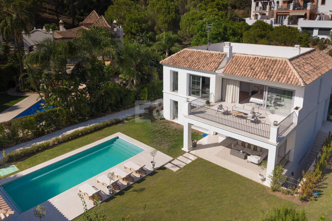 Villa design neuve avec efficacité passive à Los Arqueros