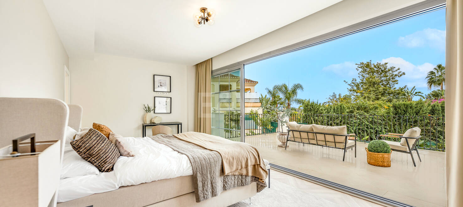 Moderne Meisterwerk mit Blick auf die Greens von Los Arqueros