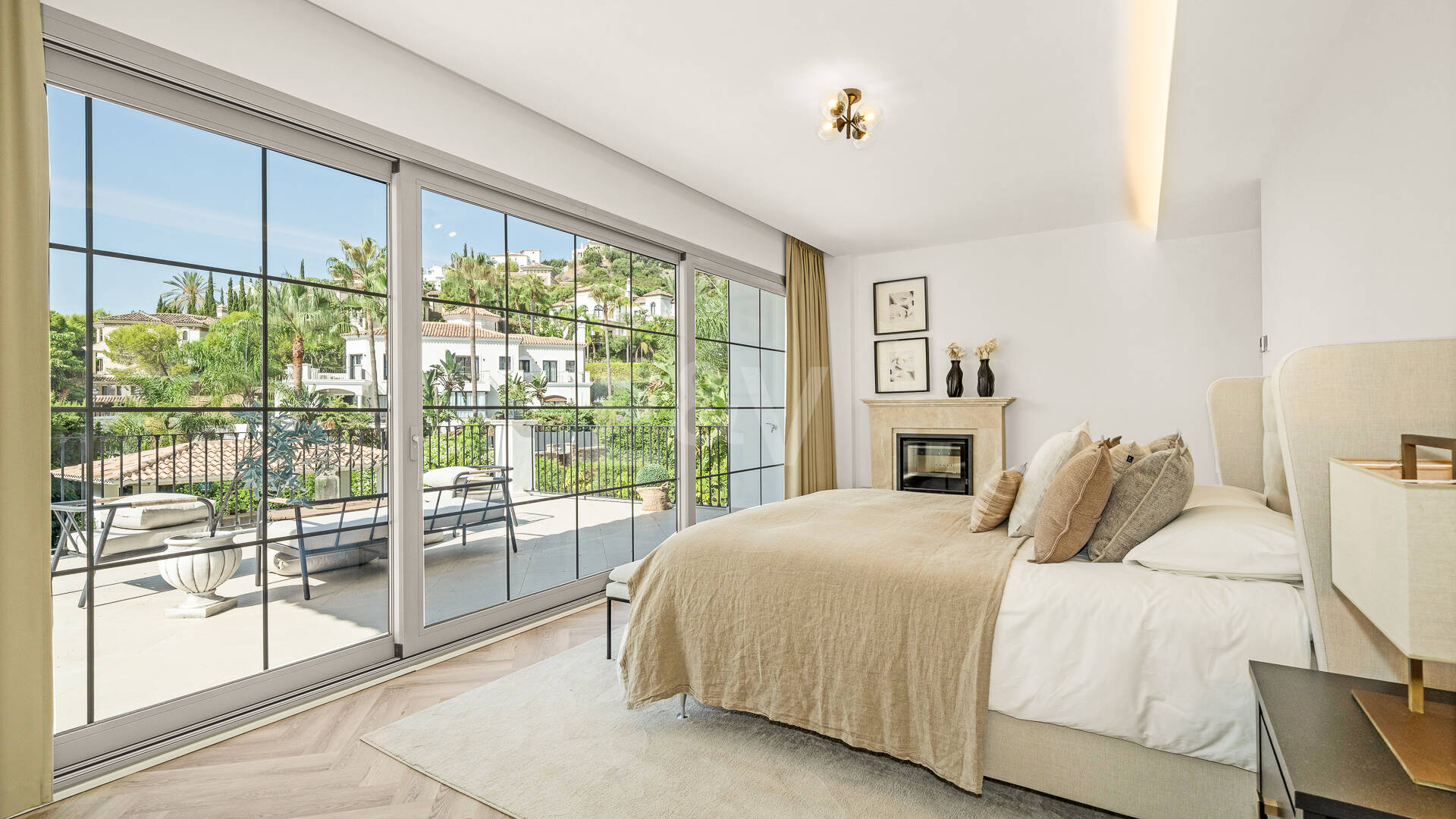 Brandneue Designervilla mit Passivhaus-Effizienz in Los Arqueros