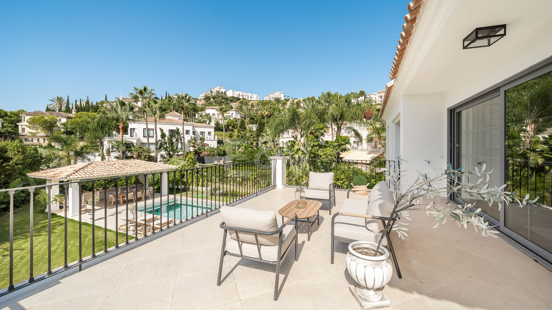 Brandneue Designervilla mit Passivhaus-Effizienz in Los Arqueros