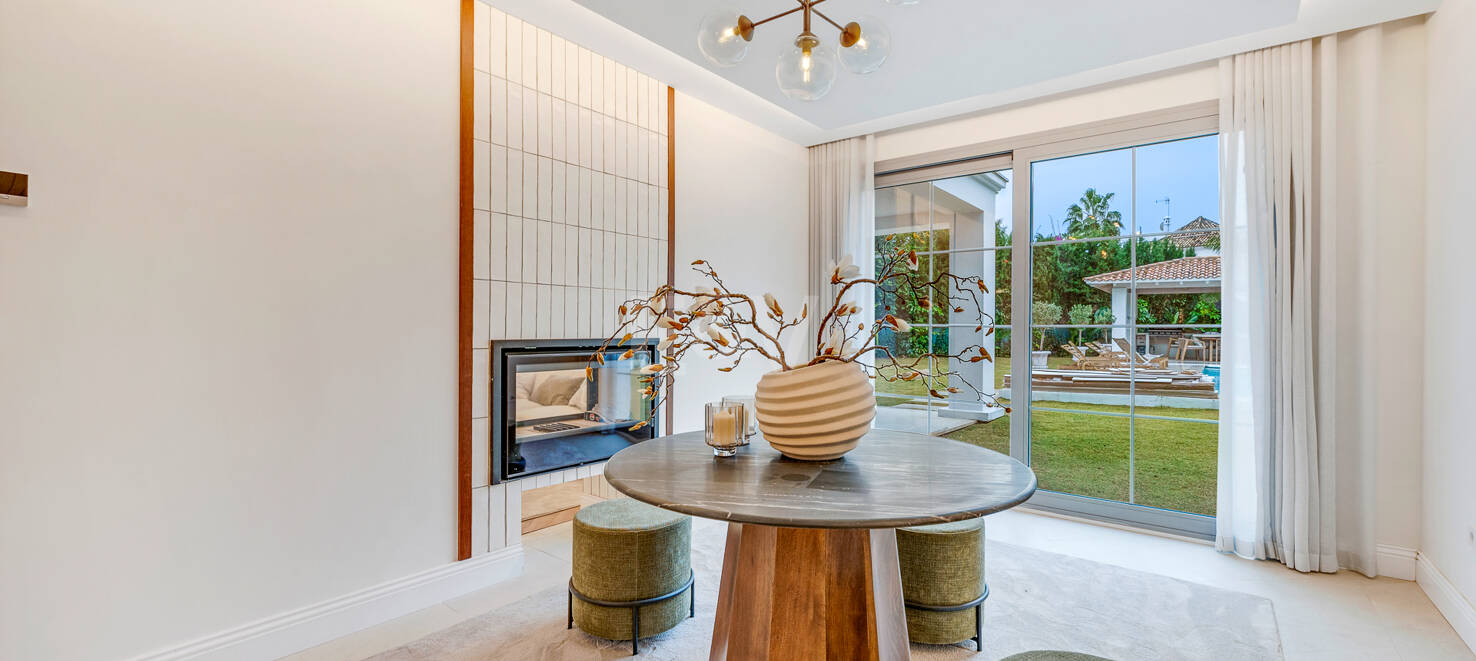 Moderne Meisterwerk mit Blick auf die Greens von Los Arqueros