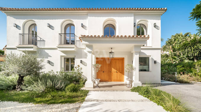 Villa de diseño nueva con eficiencia de casa pasiva en Los Arqueros